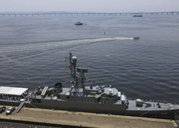 ιρανική φρεγάτα Iris Dena