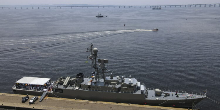 ιρανική φρεγάτα Iris Dena