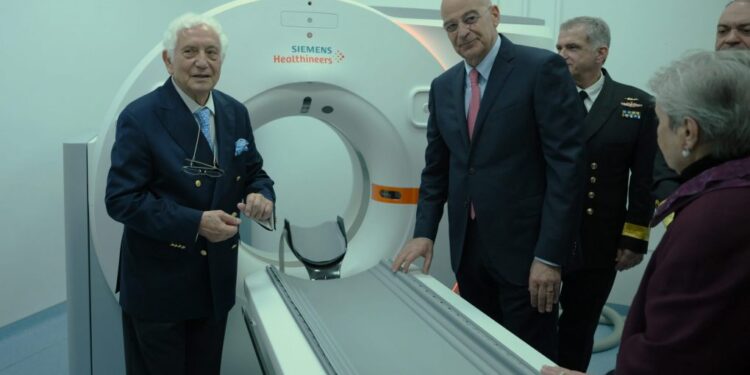 Ναυτικό Νοσοκομείο Αθηνών - Δένδιας