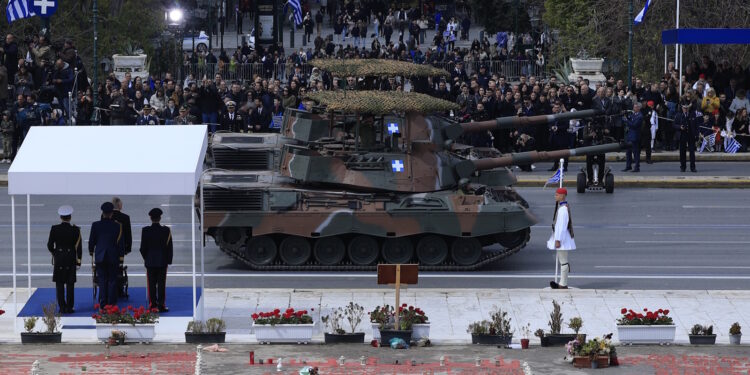 στρατιωτική παρέλαση