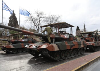 στρατιωτική παρέλαση