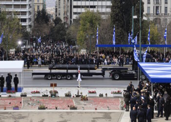 στρατιωτική παρέλαση
