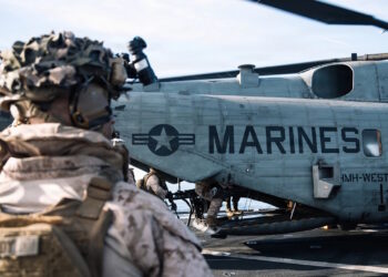 CBS: Οι ΗΠΑ ετοιμάζονται για χερσαία απόβαση στο Ιράν – Σε ετοιμότητα Πεζοναύτες και η 82nd Airborne