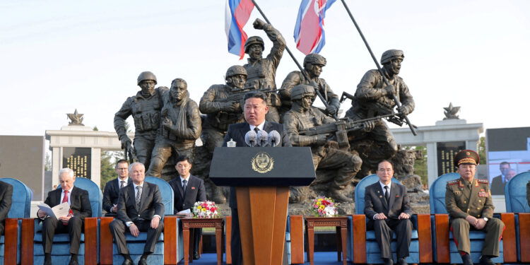 Ο Κιμ Γιονγκ Ουν επαναλαμβάνει την υποστήριξή του στον «ιερό πόλεμο» της Ρωσίας στην Ουκρανία