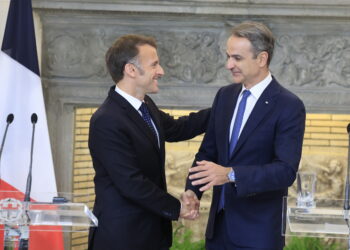 Δηλώσεις Μακρόν και Μητσοτάκη: «Κορωνίδα των συμφωνιών Ελλάδας – Γαλλίας οι δεσμεύσεις αμοιβαίας συνδρομής»