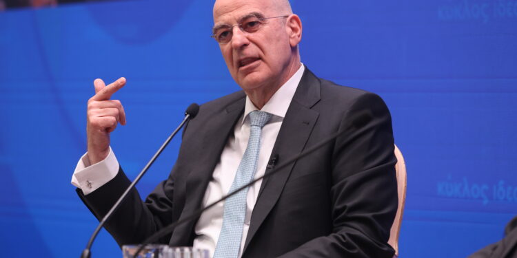 Δένδιας
