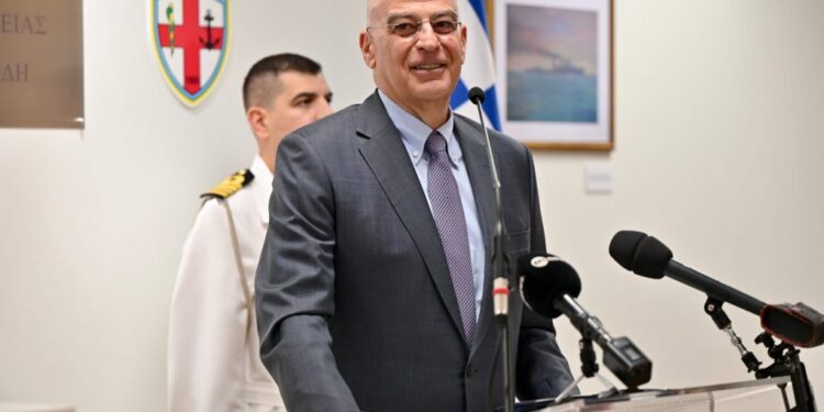 Δένδιας