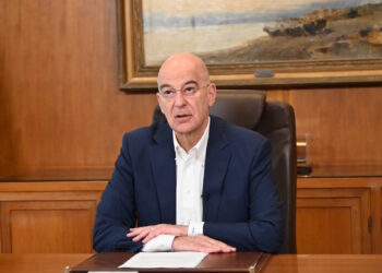 Δένδιας