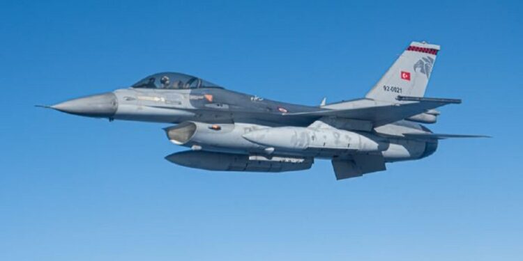 παραβάσεις - F-16 - KC-135