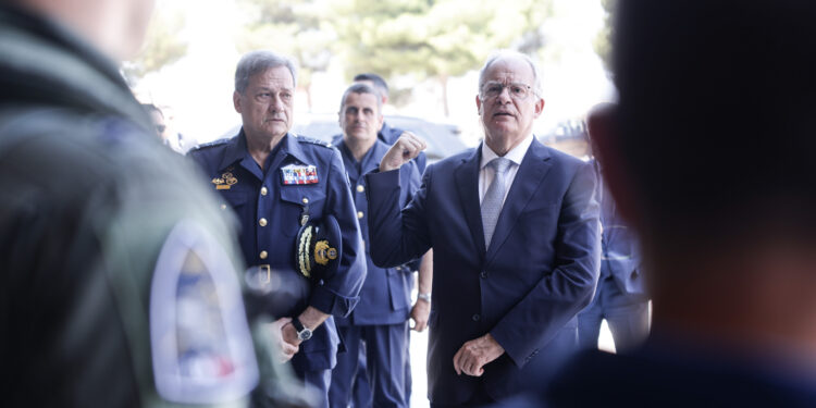Κ. Τασούλας από τη Βάση της Σούδας: «Η ευημερία της χώρας είναι αποτέλεσμα του αισθήματος ασφάλειας που μας παρέχουν οι ΕΔ»