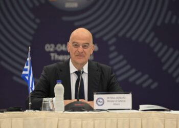 παρενόχληση - Δένδιας