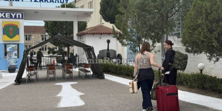 στράτευση γυναικών