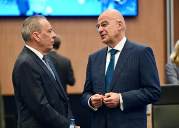 Δένδιας