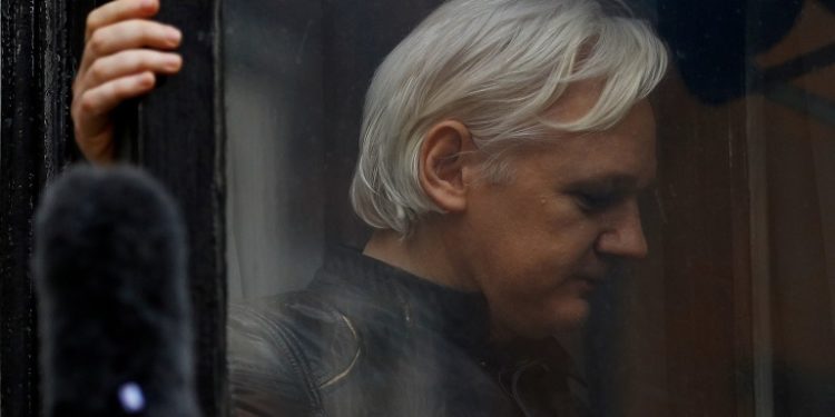 Τζούλιαν Ασάνζ