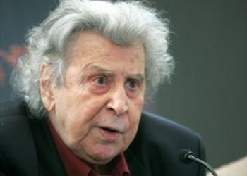 Έφυγε ο σπουδαίος Μίκης Θεοδωράκης