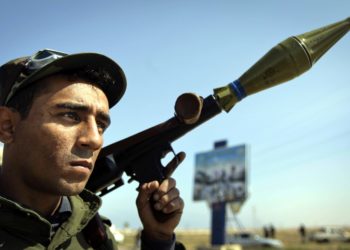 στρατιώτες