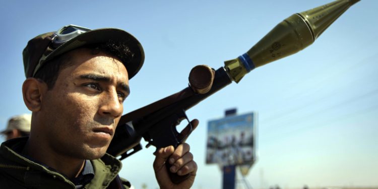 στρατιώτες