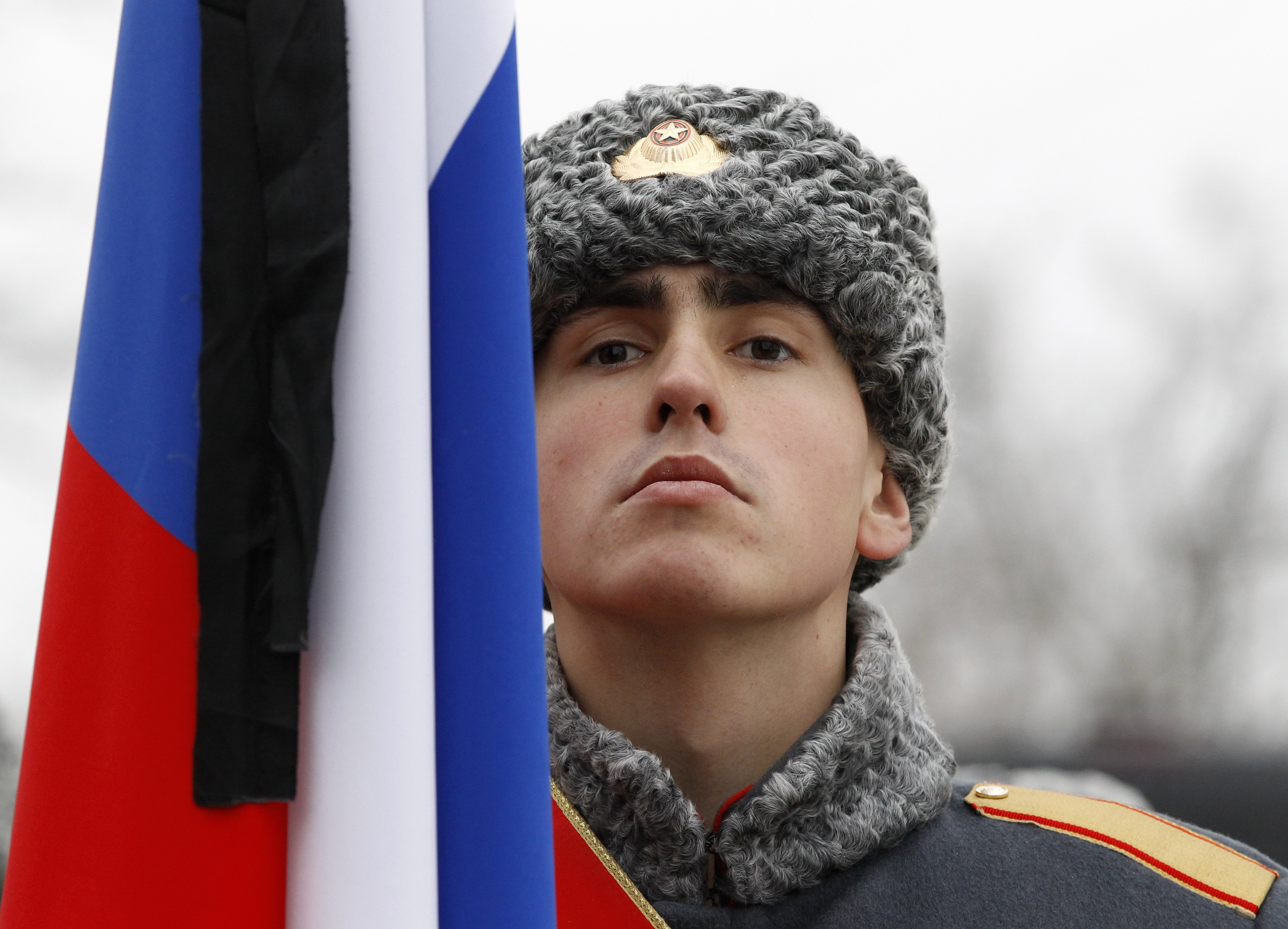 Город герой москва. Фотовыставка герои нашего времени. Герои москвы нашего времени. Фотовыставка герои и подвиги. Город герой москва кратко.