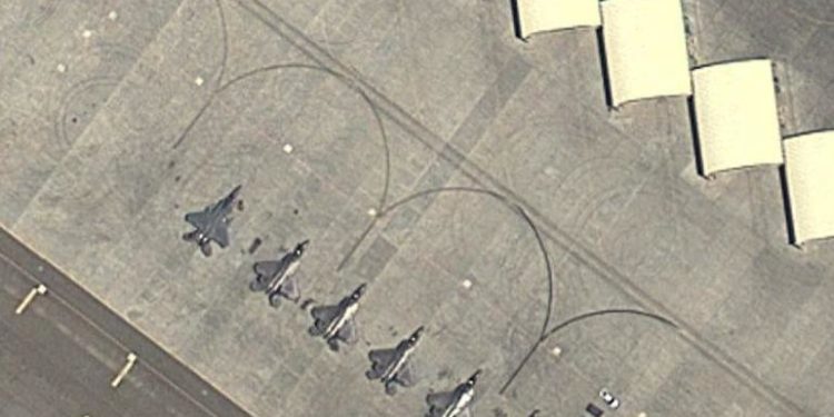 F-22: Τα stealth μαχητικά επέστρεψαν στη βάση τους μετά από μία… «ιστορική αποστολή» στη Μέση Ανατολή [pics]