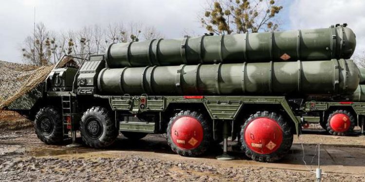 S-400 εναντίον B-52: Ποιος θα νικήσει στο πεδίο της μάχης  – ΦΩΤΟ