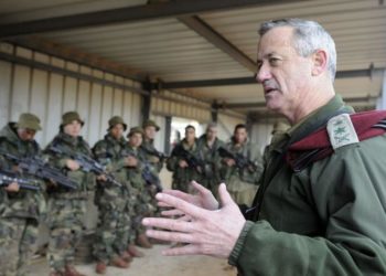 Ισραήλ: Ο Μπένι Γκαντς ετοιμάζεται να αποχωρήσει από το πολεμικό συμβούλιο και «ελπίζει» σε πρόωρες εκλογές