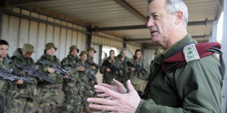 Ισραήλ: Ο Μπένι Γκαντς ετοιμάζεται να αποχωρήσει από το πολεμικό συμβούλιο και «ελπίζει» σε πρόωρες εκλογές