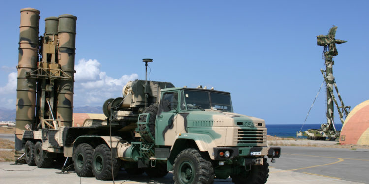 Α/ΓΕΕΘΑ Φλώρος: Κατηγορηματικό «όχι» για την προμήθεια των S-300 στην Ουκρανία